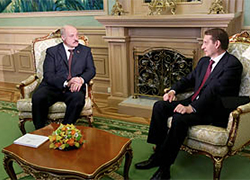 Лукашенко: Мы находимся между двумя монстрами 