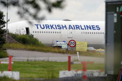 Турецкий самолет экстренно сел в Ирландии из-за записки о бомбе