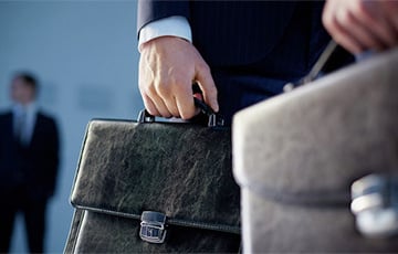 Политолог: В «черном чемоданчике» в Сочи была очередная пустышка