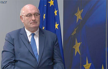 Коронавирус: комиссар ЕС по торговле уходит в отставку