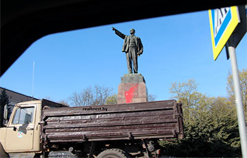 Брестчане «поздравили» Ленина с днем рождения
