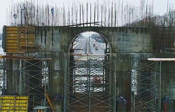 В Могилеве строят свою триумфальную арку