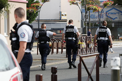 Во Франции невнимательный наркодилер перепутал полицейских с покупателями