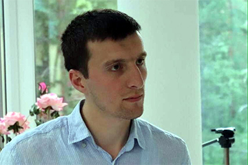 Депортированного из Беларуси ингушского журналиста доставили в Россию и задержали