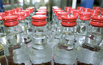 МВД: Более 95% контрафактного алкоголя привозят в Беларусь из России