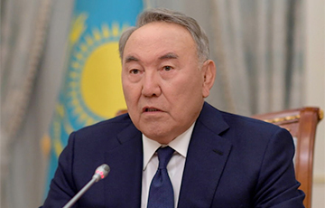 За несколько часов до отставки Назарбаев звонил Путину