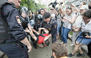 Правозащитники: После марша в Москве госптализирован подросток