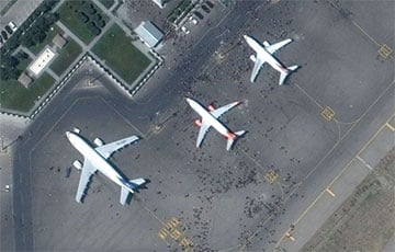 Успеть улететь: как выглядит аэропорт Кабула и его окрестности из космоса