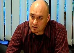 Суд 3 месяца игнорирует жалобы «невыездного» Стефановича