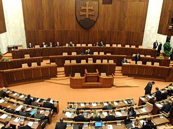В Словакии прошли досрочные выборы в парламент