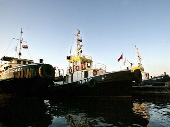 Из порта Измит угнали паром с 17 пассажирами