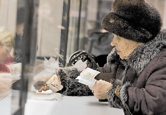 Выплата пенсий за 8 марта началась в Беларуси досрочно