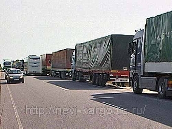 Останавливается грузовое движение на границе с Латвией
