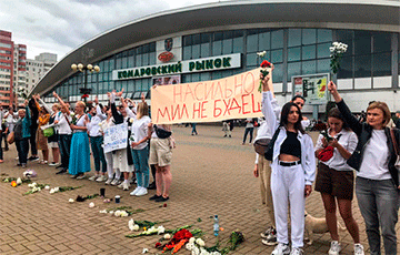 Фоторепортаж: В Минске женщины протестуют в поддержку задержанных