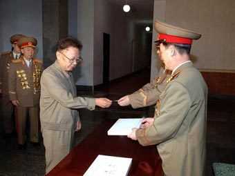 Разгласивших информацию о поездке Ким Чен Ира обвинили в шпионаже