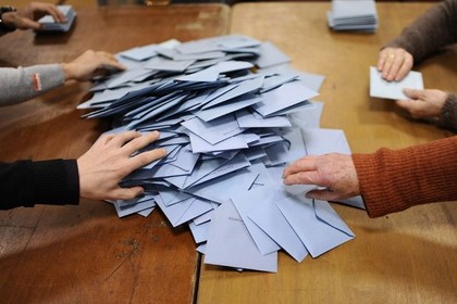 Правоцентристы победили на муниципальных выборах во Франции