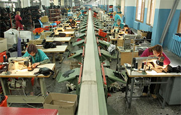 Администрация Барановичской обувной фабрики подталкивает рабочих к забастовке