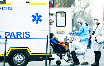 Во Франции медицинские работники получат премию по 1500 евро