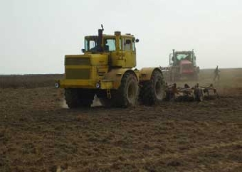 Теплая погода в Беларуси позволяет увеличивать темпы весенних полевых работ