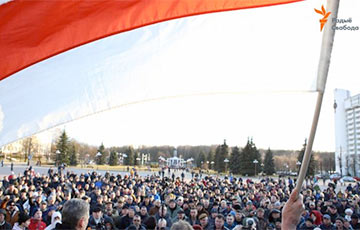 «Главный дармоед в Дроздах»: Около 1000 человек вышли на Марш в Молодечно (Видео, онлайн)