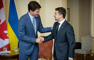 Украина договорилась с Канадой о поставках бронетехники