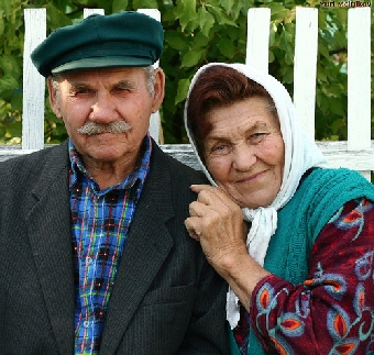 В Беларуси решение о развитии института приемных семей для стариков будет принято по итогам эксперимента