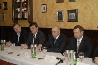 Группа банков Сбербанка России может в 2012 году инвестировать в Беларусь $2-3 млрд.