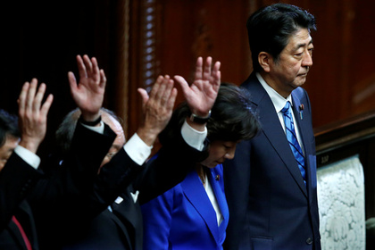 Японский император распустил парламент из-за угрозы КНДР
