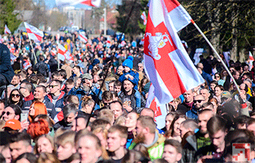 Белорусы празднуют День Воли (Онлайн)