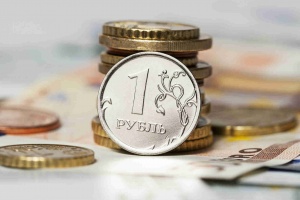 Эксперт: снижение российского рубля удешевляет импорт в Беларусь