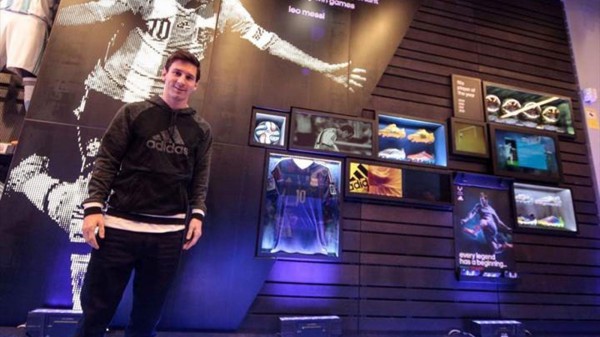 Лионель Месси открыл собственный музей в магазине Adidas