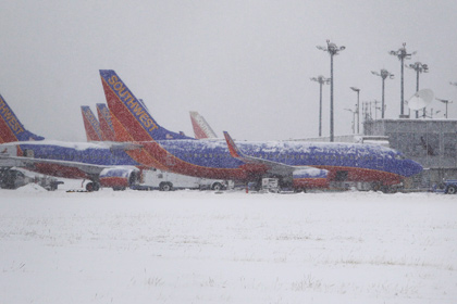 Из-за снежных бурь в США отменили более 2,5 тысячи авиарейсов
