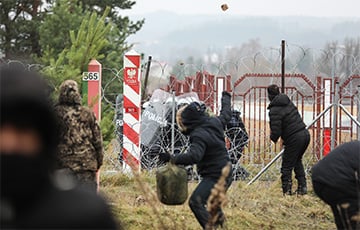 Пресс-секретарь МИД Польши: Cпецслужбы Беларуси агрессивно настраивают мигрантов