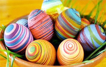 Пять необычных и простых способов покрасить пасхальные яйца