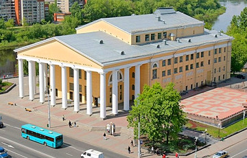 Коласовский театр готовит премьеру «Сымона-музыкі»