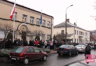 В Бресте снова огромные очереди за польскими визами (Фото)