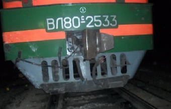 Грузовой поезд столкнулся с легковушкой в Минской области