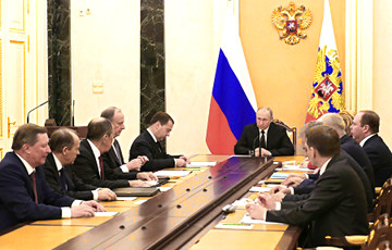 Путин провел заседание Совбеза РФ по Беларуси