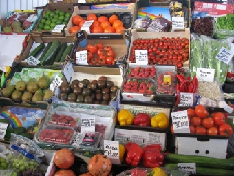 Испанские помидоры продают на «Комаровке» под видом белорусских (Фото)