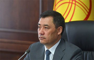 Президент Кыргызстана подписал новую конституцию страны