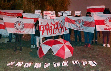 Белорусы вышли поддержать бастующих рабочих и студентов