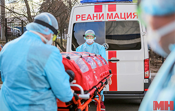 Эпидемия COVID-19 в Беларуси: «скорые» массово забирают людей в разных городах