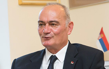 Минздрав: Посол Сербии в Беларуси из-за жары потерял сознание и сломал ребра