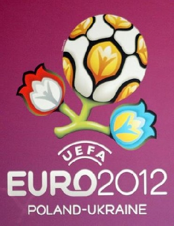 Болельщики футбольного Евро-2012 не смогут пронести на стадионы зонты и профессиональную фотоаппаратуру
