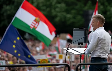 В Венгрии тысячи человек требовали отставки Орбана