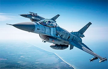 Стало известно, когда в украинском небе появятся первые F-16