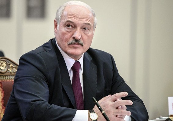 Лукашенко не считает нужным закрывать границы из-за коронавируса