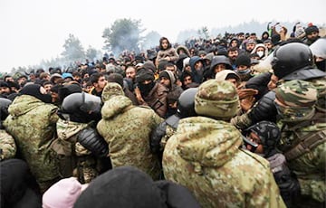 Спецслужбы Польши рассказали, сколько еще мигрантов находится на территории Беларуси
