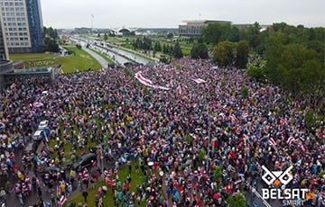 Как сотни тысяч минчан вышли на Марш единства: видео