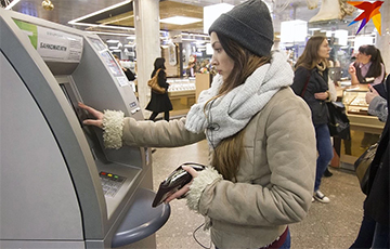 От 60 копеек до 80 рублей: почта и банки Беларуси установили новые комиссии за платежи